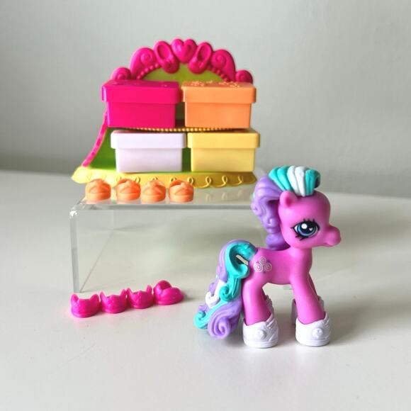 My Little Pony Ponyville Shoe Time With Toola Roola Ages Horse Toy G3 2006 - Picture 1 of 10